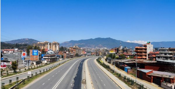 काठमाडौंमा बन्दको प्रभाव, सार्वजनिक सवारी नचल्दा यात्रु समस्यामा