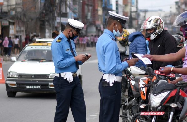 ट्राफिक कारबाहीबाट ३९ लाख राजस्व संकलन