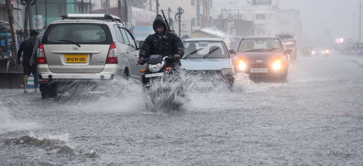 भारतका धेरै ठाउँमा गुलाव चक्रवातको असर