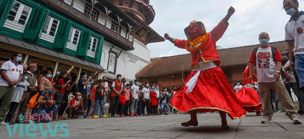 महिलाहरूले रथ तानेर यसरी समापन गरियो इन्द्रजात्रा (फोटोफिचर)*