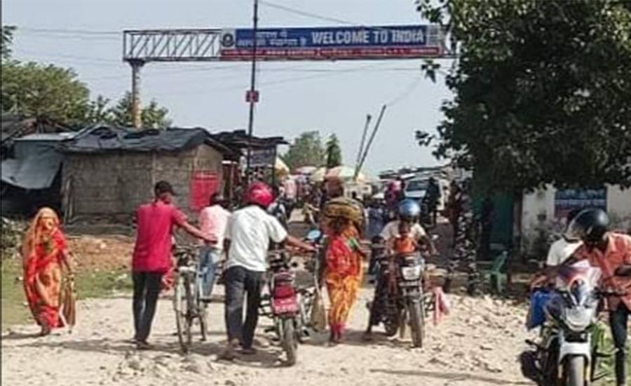 सीमामा भारतीय प्रहरीद्वारा सवारी चलाउनै रोक, गुडाएर मात्रै आवतजावत गर्नुपर्दा सास्ती