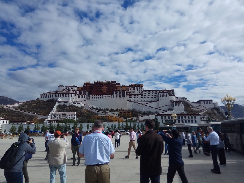 तिब्बतको पोताला दरबार चार महिनापछि सर्वसाधारणका लागि खुल्ला