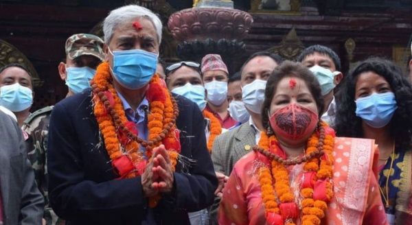 कांग्रेस सभापति देउवा पत्नी आरजुलाई लिएर सिंगापुर जाँदै