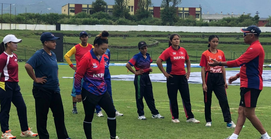 नेपाली महिला क्रिकेट टोलीले हङकङको सामना गर्दै