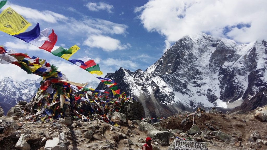 खुम्बु क्षेत्रमा आठ महिनामा १३ विदेशी पर्यटकको मृत्यु