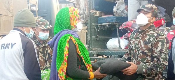 सैनिक श्रीमती संघद्वारा राहत वितरण