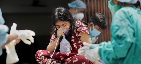 भारतमा कोभिड संक्रमण फेरि उच्च विन्दुमा, दैनिक संक्रमित संख्या दुई लाख नाघ्यो