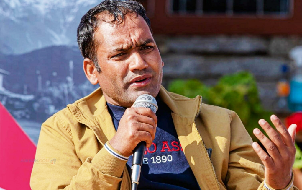 लेखक गनेस पौडेलले गरे पोखरा महानगरको मेयरमा उम्मेदवारी घोषणा