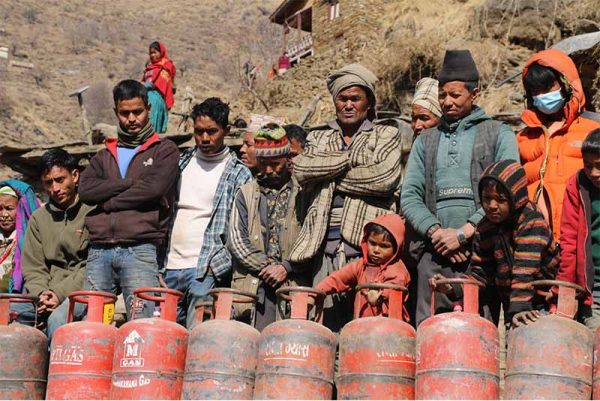 दाउरा नपाउने गाउँमा नगरपालिकाले दियो ग्याँस