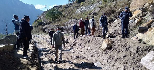 कर्णाली राजमार्गमा बर्सेनि करोडौं खर्च, सडकको हालत उस्तै