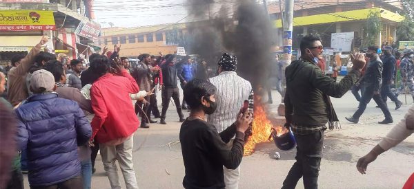 इन्धनको मूल्यवृद्धिको विरोधमा प्रदर्शन