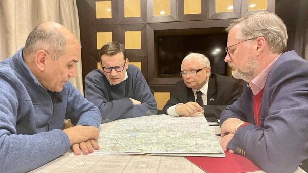 तीन देशका प्रधानमन्त्री जोखिमपूर्ण रेल यात्रा गरेर युक्रेनमा