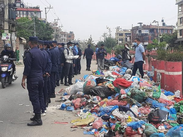 धोबीखोला किनारमा फोहोरको डङ्गुरमा भेटियो नवजात शिशुको शव