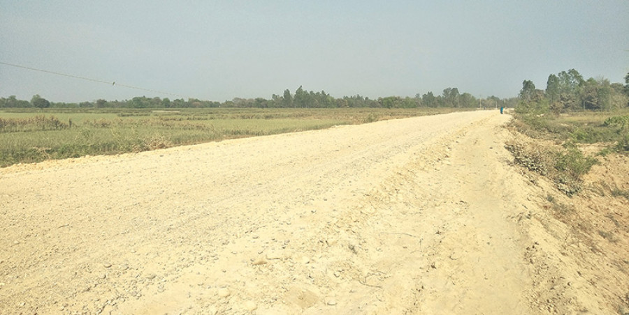 चारआली–केचना सडक निर्माणमा ढिलासुस्ती