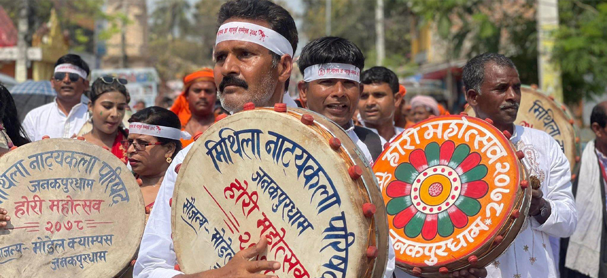 महामूर्ख सम्मेलन हुँदै
