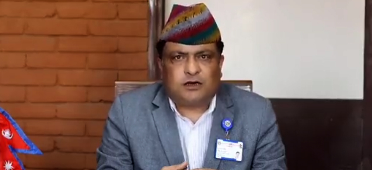गुट्खा चपाउँदै स्वास्थ्य सचिवले ‘अम्मल नगरौँ’ भनेपछि…