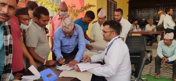 लम्कीचुहामा कांग्रेसबाट भक्त थापाले गराए उम्मेदवारी दर्ता
