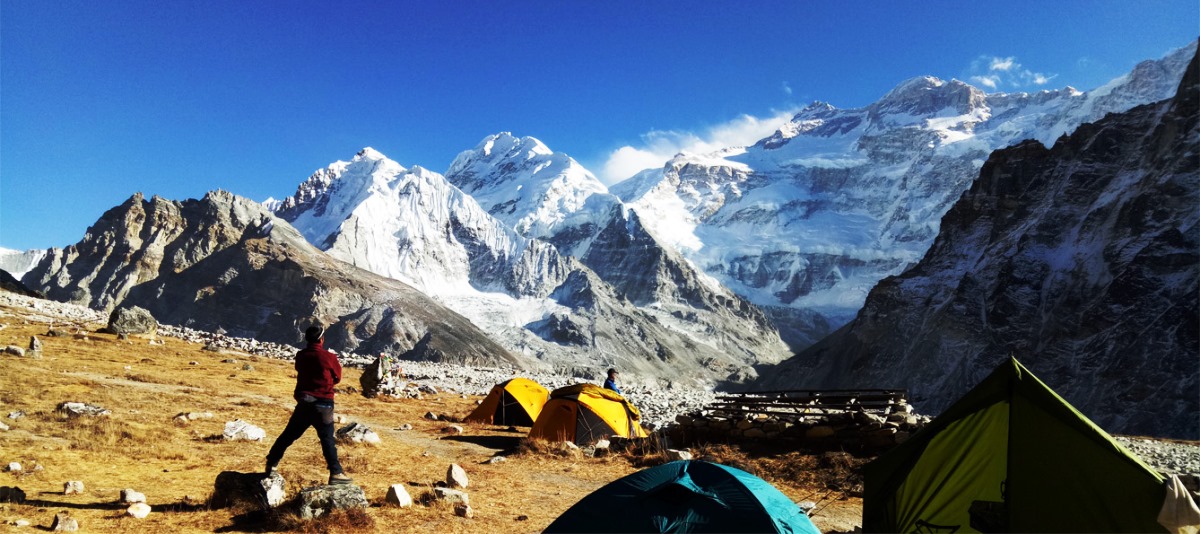 कञ्चनजङ्घाको आधार शिविरमा ४७ आरोही