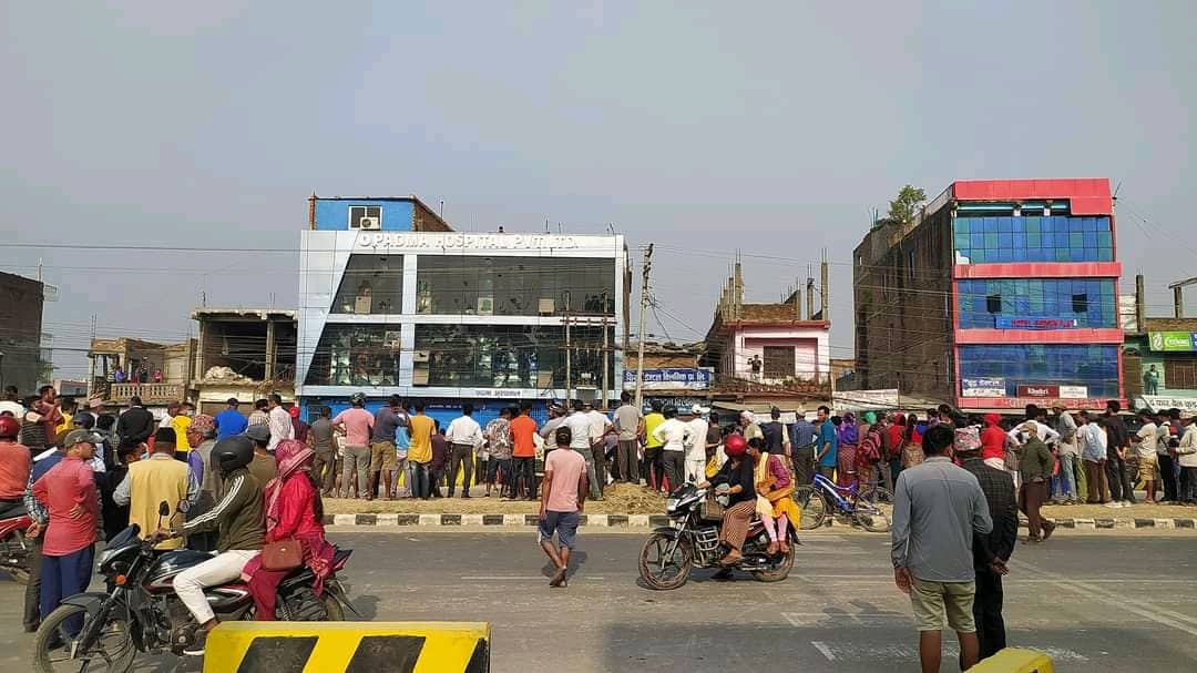 बिरामीको मृत्युपछि पद्मा अस्पतालमा तोडफोड