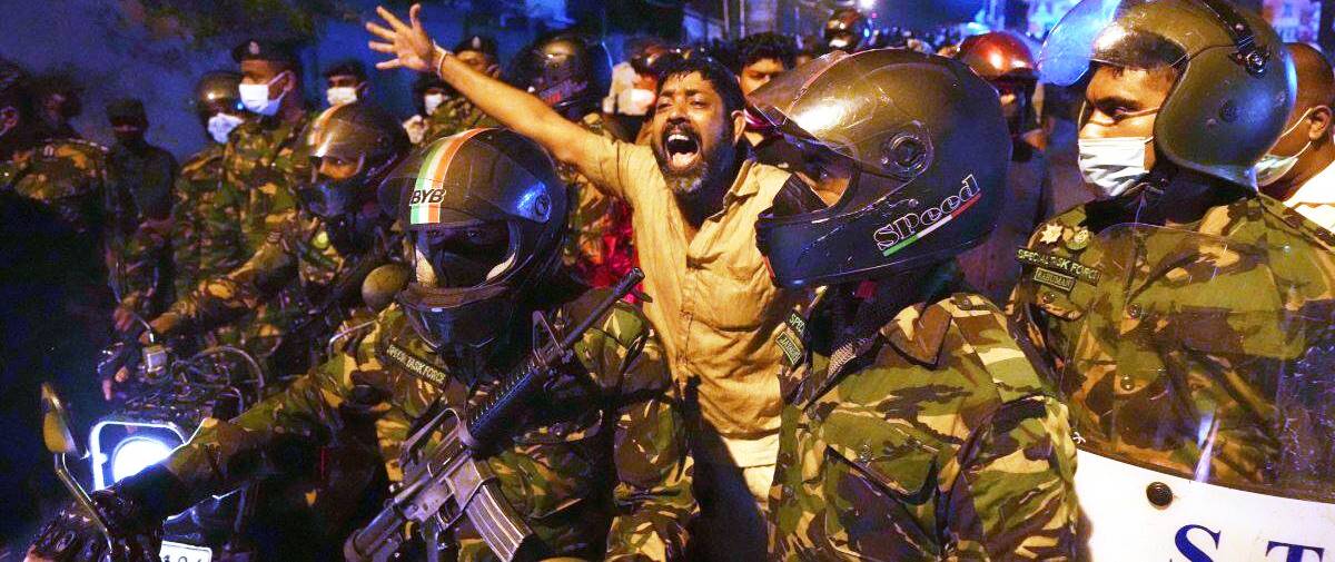 श्रीलङ्कामा कर्फ्यु उल्लंघन गरेको आरोपमा ६६४ जना पक्राउ