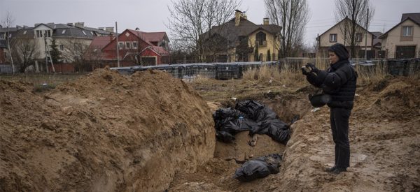 युक्रेनमा ५७ जना गाडिएको सामूहिक चिहान भेटियो