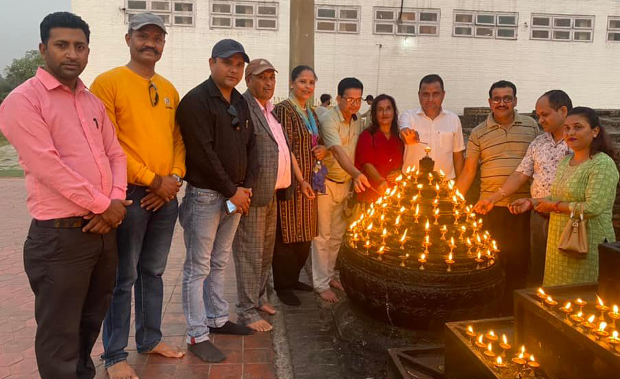 रूसी आक्रमणविरुद्ध लुम्बिनीमा दीप प्रज्वलन