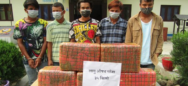मकवानपुरबाट ३५ किलो लागूऔषधसहित ५ जना पक्राउ