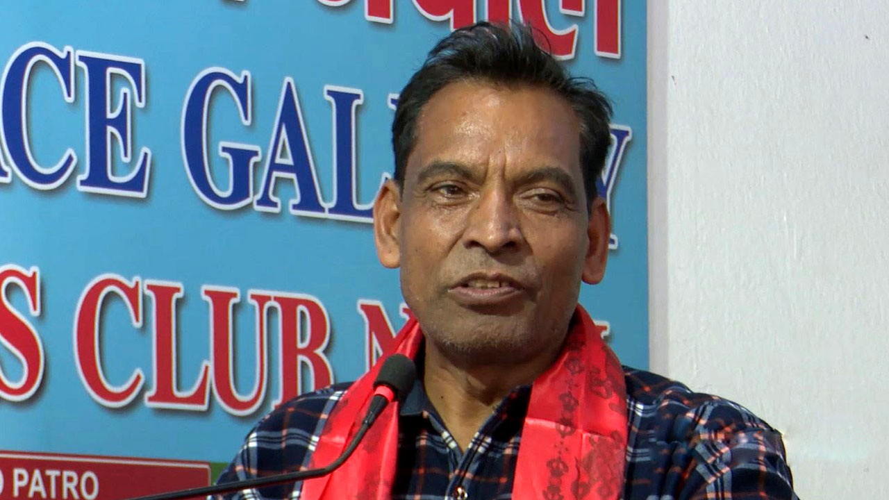 नेकपा बहुमतका संयोजक धर्मेन्द्र बास्तोला प्रहरी नियन्त्रणमा