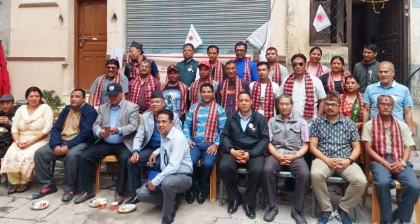 काठमाडौं महानगरः प्रचण्ड नातावादमा लागेको भन्दै माओवादीका तीन वडाध्यक्ष उम्मेदवार एमाले प्रवेश