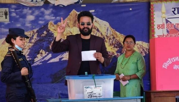 काठमाडौंमा बालेन अगाडि
