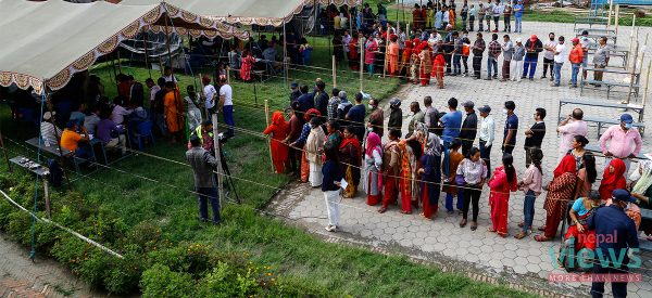 भक्तपुरमा ३ बजेसम्म ६५ प्रतिशत मत खस्यो