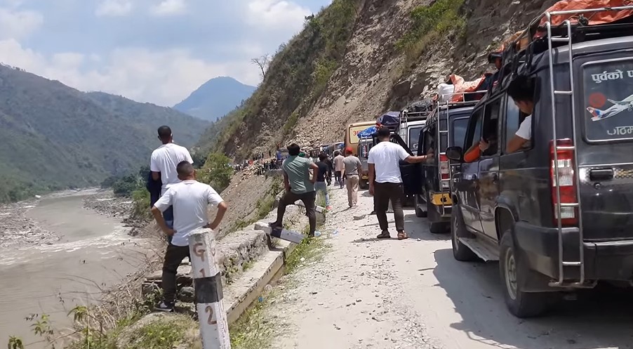 बीपी राजमार्ग राति सात घण्टा बन्द