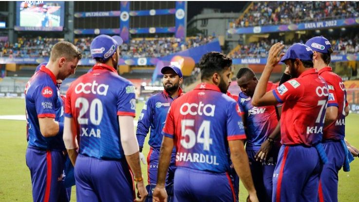 आईपीएल क्रिकेट – मुम्बईसँग दिल्ली पराजित, बेङ्ग्लोर प्लेअफमा