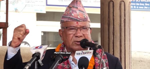 प्रधानमन्त्री र माओवादीका कारण मन्त्री बदल्न ढिलो भयो : माधव नेपाल