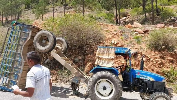 मलामी बोकेको ट्याक्टर दुर्घटना हुँदा एकको मृत्यु, २३ घाइते