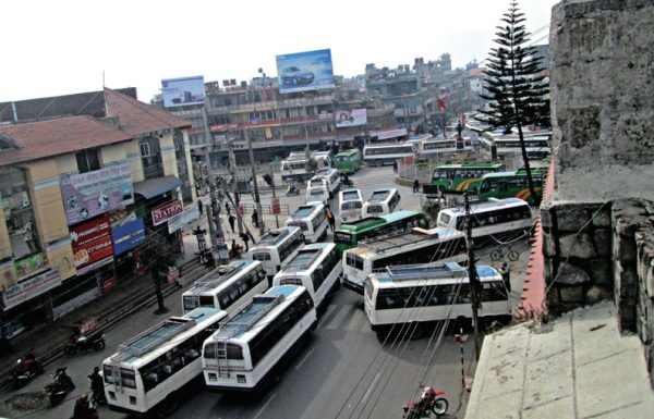 हिलो र धूलोमुक्त हुँदै पोखरा बसपार्क