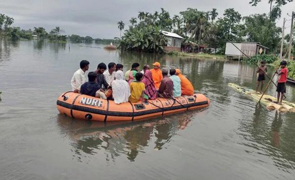 भारतको असाम र मेघालयमा बाढी, ३२ जनाको मृत्यु