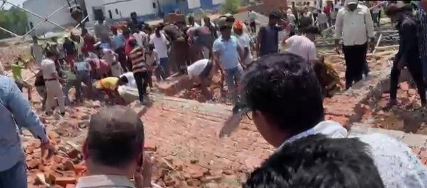 दिल्लीमा गोदामको पर्खाल भत्किँदा ५ जनाको मृत्यु