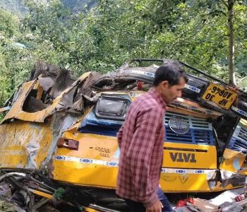 भारतमा बस दुर्घटना, स्कुले बालबालिकासहित १६ जनाको मृत्यु