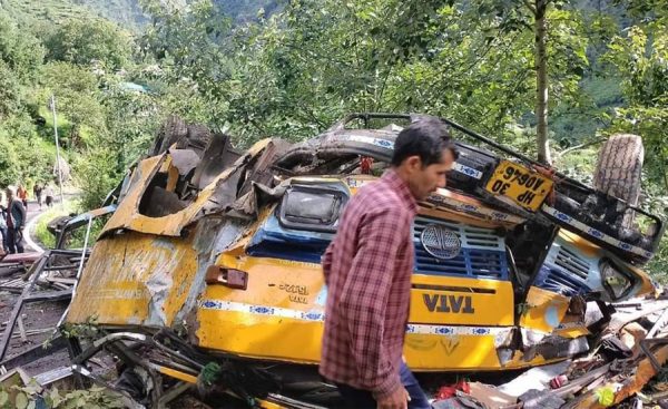 भारतमा बस दुर्घटना, स्कुले बालबालिकासहित १६ जनाको मृत्यु