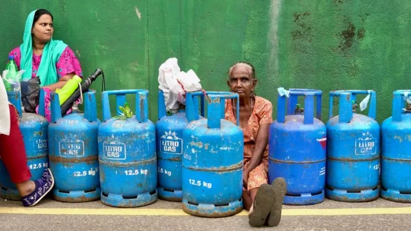 श्रीलंकाका केही भागमा सीमित इन्धन वितरण