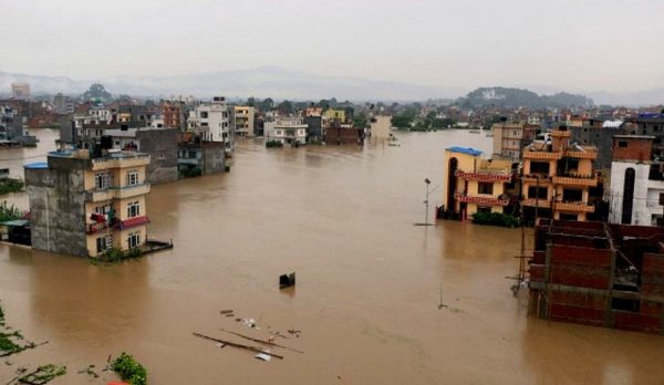 काठमाडौं उपत्यकाका खोलामा ठूलो बाढी, काँडाघारीको प्रहरी चौकी डुब्यो