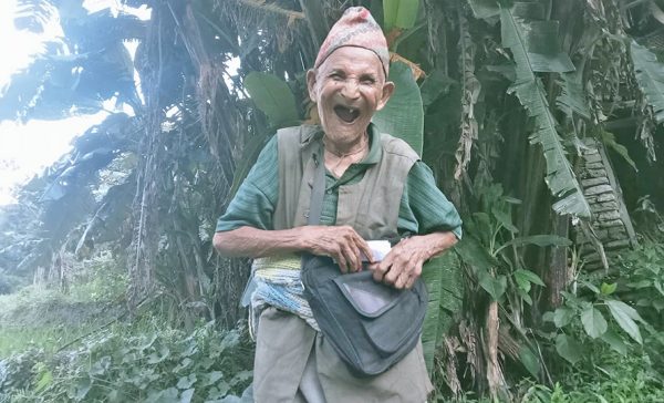 ९७ वर्षीय खड्गबहादुरको जीवन : रोगले छोएन, दुःखले छोडेन