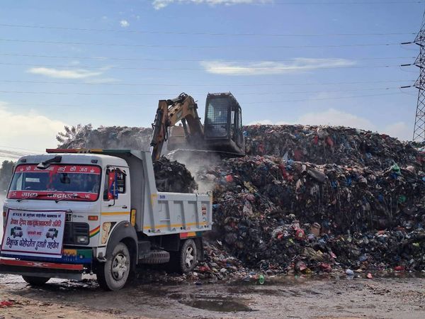 बञ्चरेडाँडामा काठमाडौंको फोहर फाल्न रोक्ने स्थानीयको घोषणा