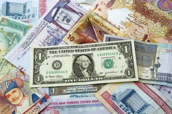 पाउण्डको मूल्य घट्दा डलर र युरोको स्थिर 