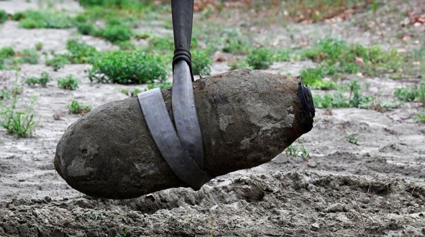 दोस्रो विश्वयुद्धमा इटालीको नदीमा खसेको ४५० किलोको बम भेटियो