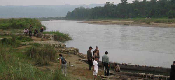 राप्ती नदीमा विद्यार्थी बोकेको डुंगा पल्टिँदा २५ जना घाइते 