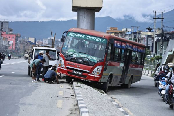 कोटेश्वर-बालकुमारी सडकखण्डमा बस अनियन्त्रित