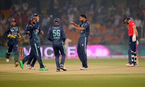 पाँचौँ टी-२० मा पाकिस्तानले इंग्ल्याण्डलाई हरायो