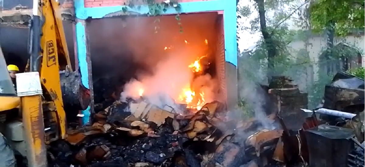 कुपन्डोलमा आगलागी, १३ वटा सवारी साधन जलेर नष्ट